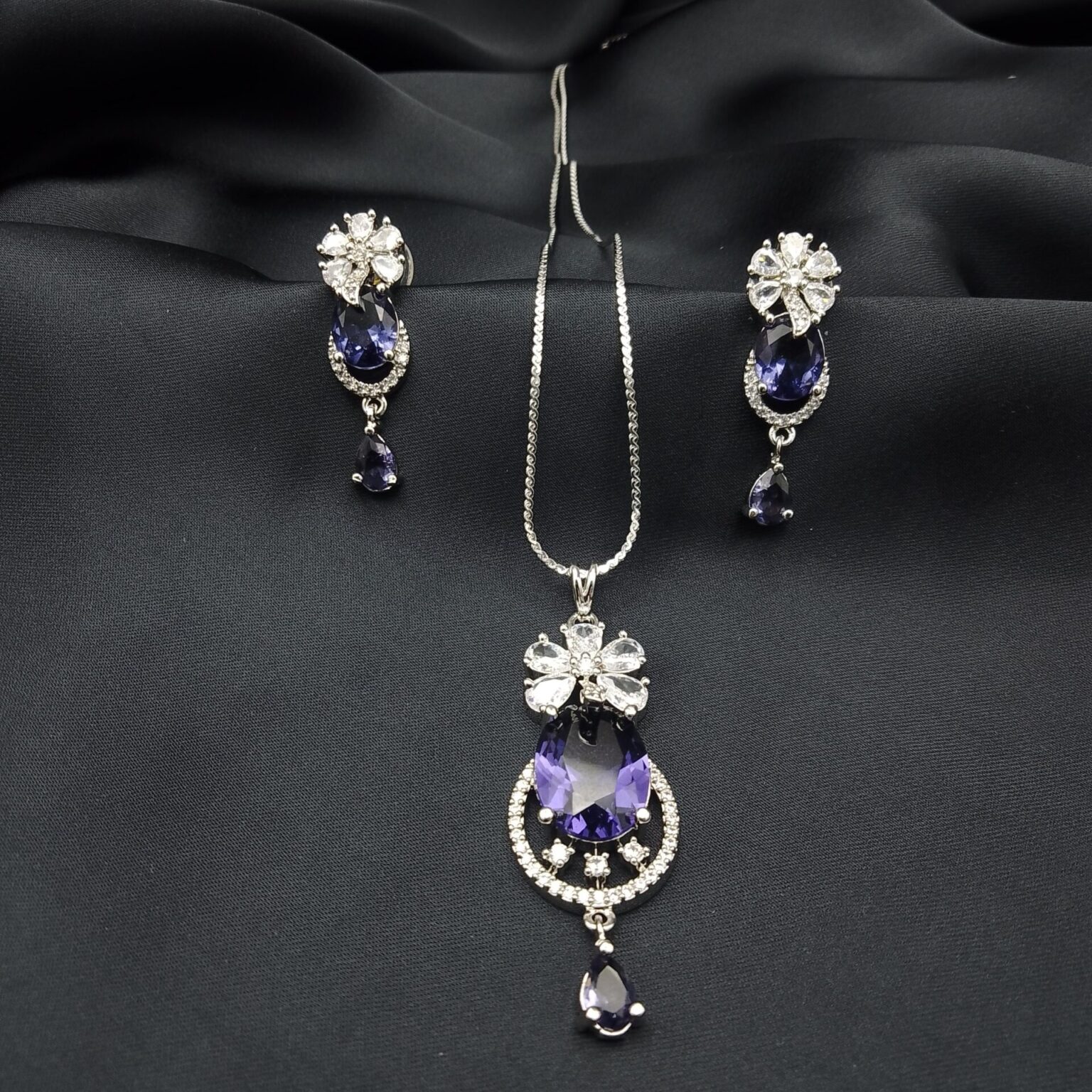 Pendant Set